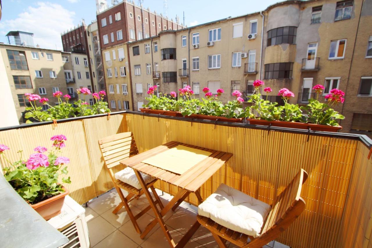 Sunny Studio With Balcony In Party District Budapeszt Zewnętrze zdjęcie