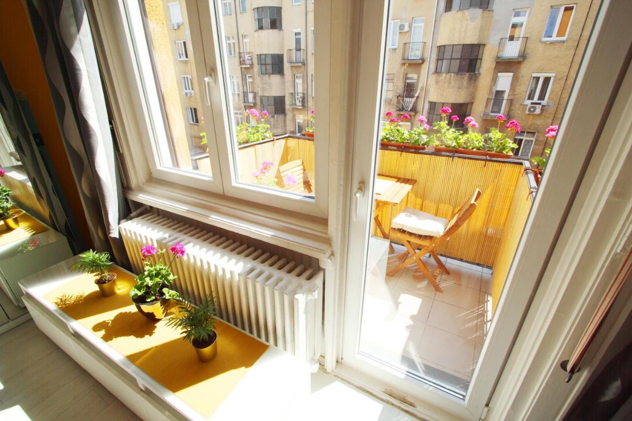 Sunny Studio With Balcony In Party District Budapeszt Zewnętrze zdjęcie